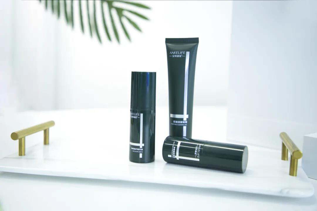 你不是一個(gè)人在“戰(zhàn)痘”! 你不是一個(gè)人在“戰(zhàn)痘”!